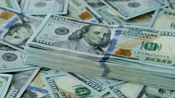 Cómo ingresar y sacar dinero en efectivo de Estados Unidos en viajes de avión