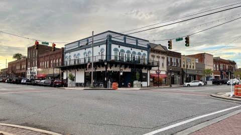 Esquina de la ciudad de Tuscumbia, Alabama