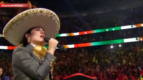 ¿Cuánto cuesta la multa por equivocarse en el Himno Nacional Mexicano Esto tendría que pagar Camila Fernández