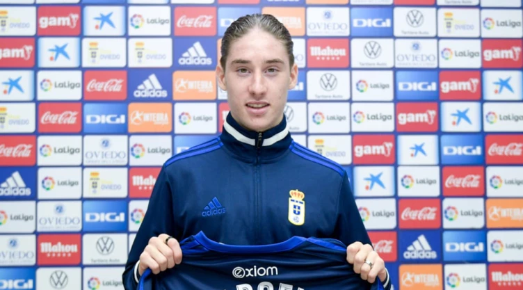 Presentación de Marcelo Flores con el Real Oviedo