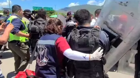 Autopista del sol policías liberados