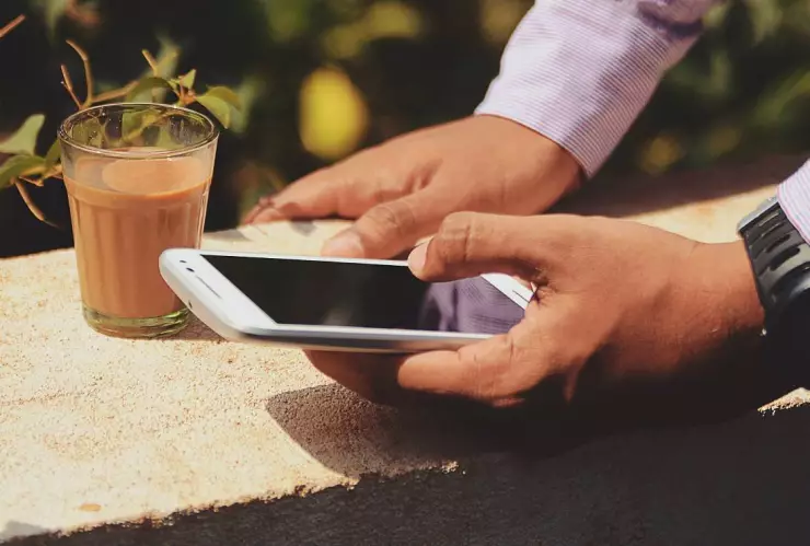 ¿Qué hora es_ Celulares se equivocan y aplican el cambio de horario en México