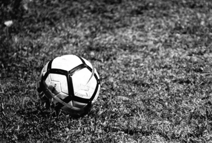 ¡Tragedia! MUERE famoso FUTBOLISTA tras caer 70 metros