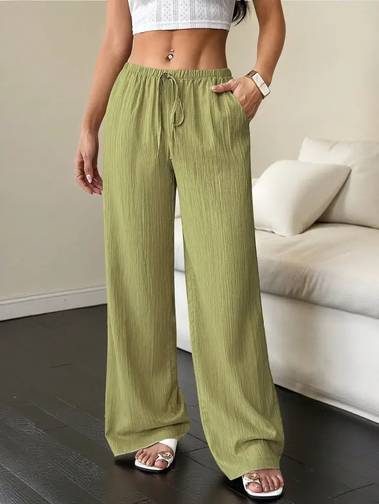 7 ideas de pantalones rectos de mujer para combinar con outfits causales en abril de 2026