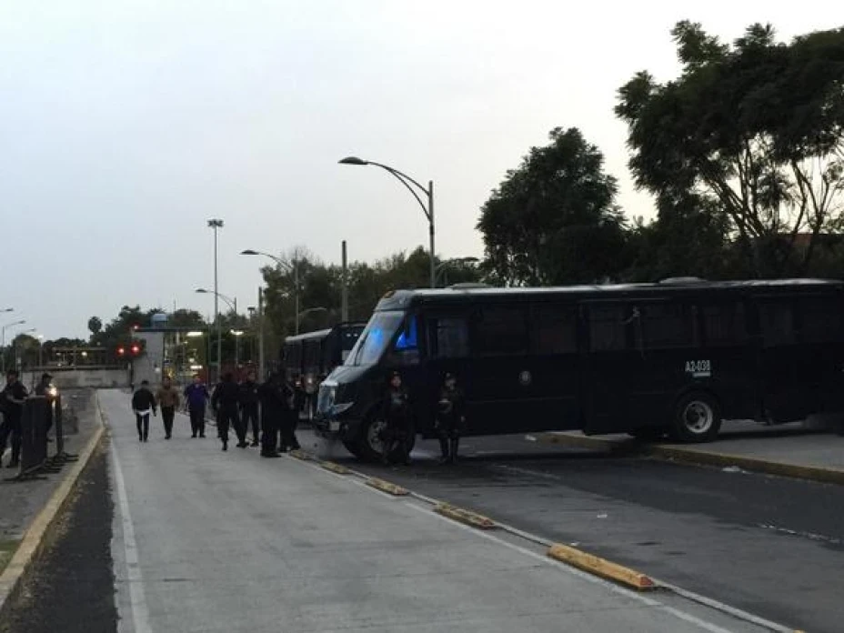 Elementos de seguridad llegan a San Lázaro por temor a manifestación