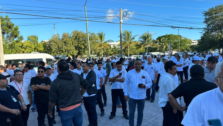 taxistas en cancun se manifiestan en contra de uber