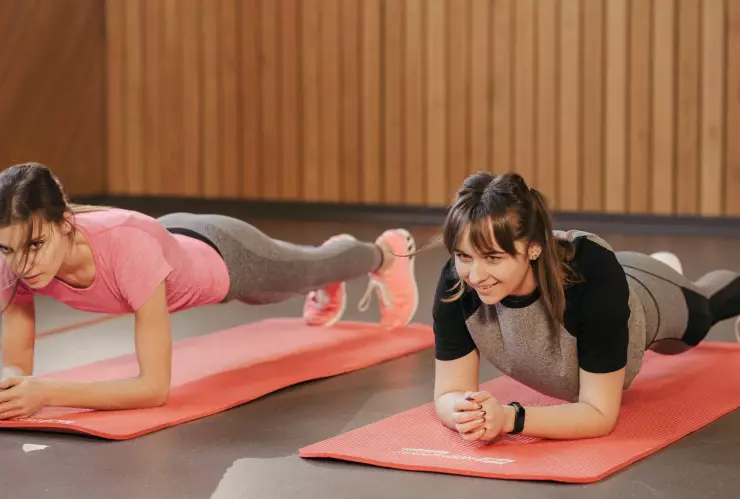 3 tipos de planchas ideales para reducir la cintura varios centímetros