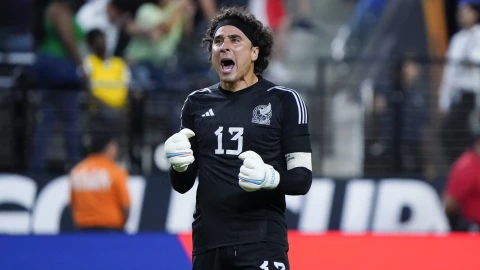 Guillermo Ochoa no se rinde.
