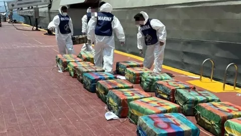 Aseguran 1.8 toneladas de cocaína en Guerrero; en el sexenio van 32 toneladas decomisadas en el mar