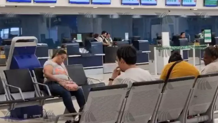 Aeropuerto de Mérida con AFECTACIONES en vuelos tras falla informática internacional