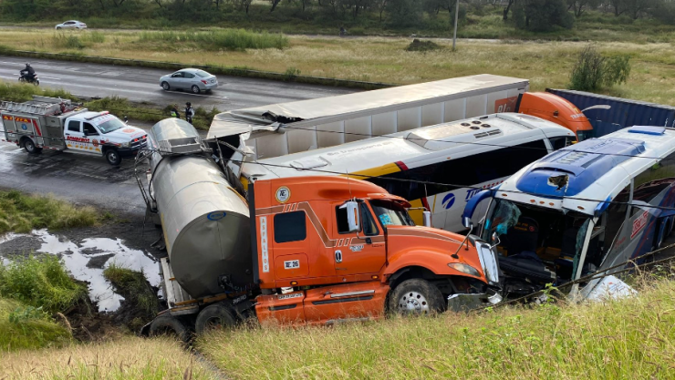 VIDEO | ¿Cómo ocurrió el accidente en la carretera 45 en Aguascalientes?