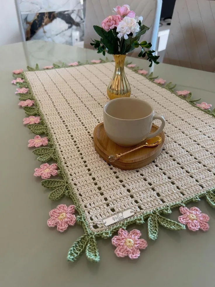 Servilleta de crochet con motivos florales para tu cocina