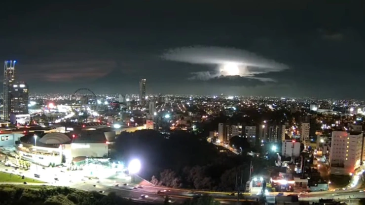Así se vio la tormenta eléctrica en el volcán Popocatépetl