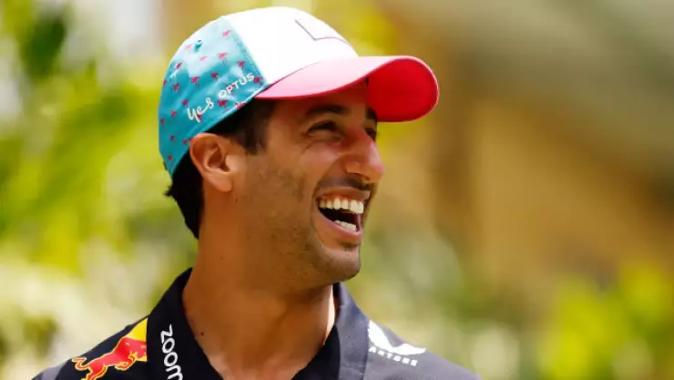 ¿Checo Pérez deja el asiento Daniel Ricciardo se subirá al RB19 en 2023.jpg