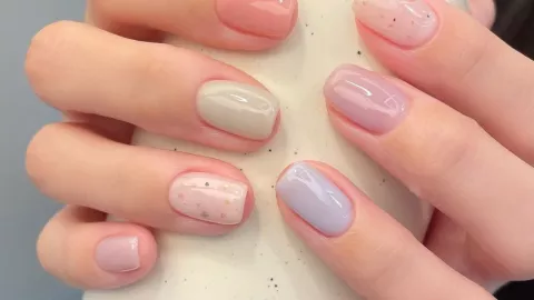 7 colores que se ven mejor en las u&ntilde;as cortas: puedes usarlo en gelish o rubber