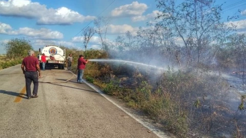 FOTOS Colilla de cigarro habría provocado grave accidente en la carretera Dzununcán-Kambul