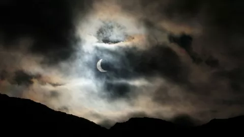 Eclipse solar 2025 imagenes