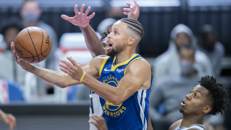 stephencurry105triples.jpg