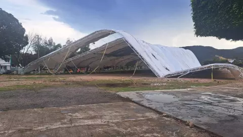 Colapsa domo en Comitán por lluvias en Chiapas