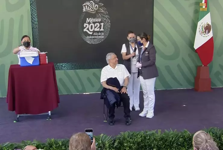 AMLO recibe dosis de refuerzo en Zapopan, Jalisco