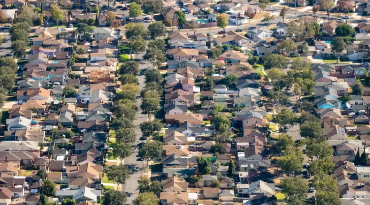 Las casas en una vista panorámica de la ciudad de Inglewood en California