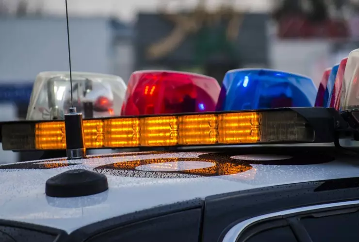 Hombre queda prensado tras accidente en autopista Rosarito-Ensenada