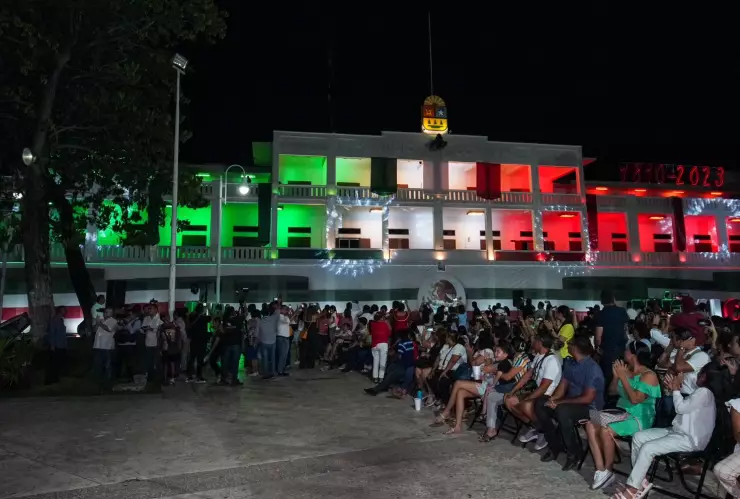 Cientos de quintanarroenses disfrutaron del evento cultural