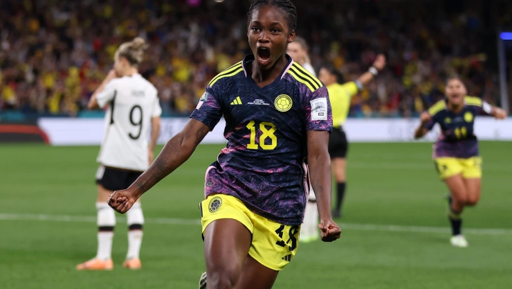 Linda Caicedo festeja gol con Colombia