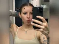 Ha colaborado con artistas como Feid, Karol G, Bizarrap y Cazzu, consolidándose como una de las voces más destacadas del trap latino.