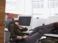 Mucha parranda le afecta al otro día en su trabajo.