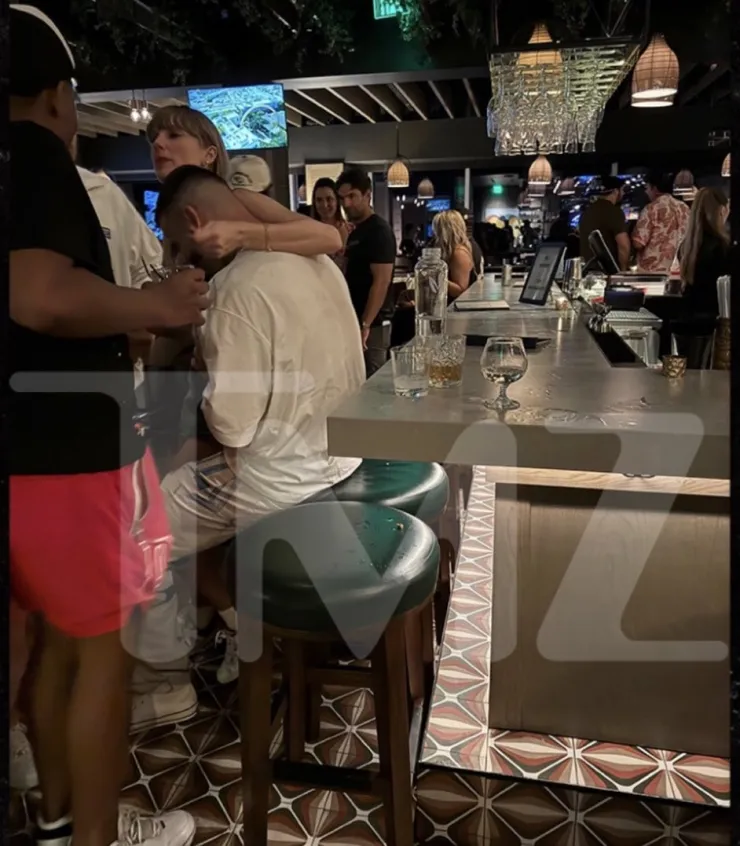 travis-kelce-confiesa-qué-pasó-taylor-swift-juego-chiefs-nfl-video