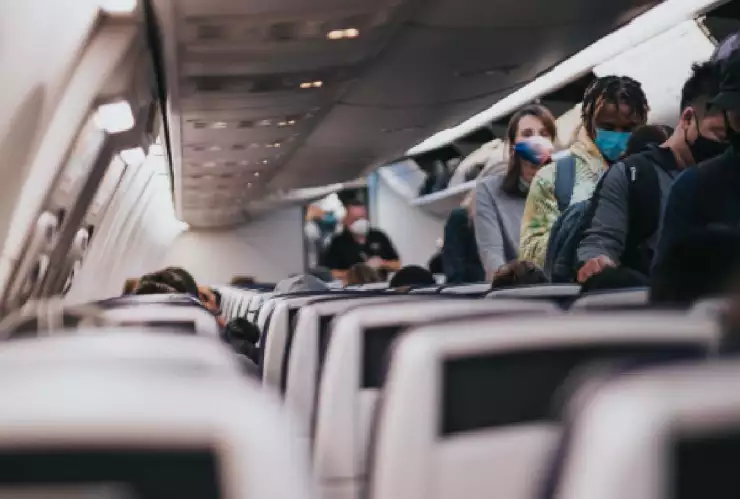 ¡Adiós! Eliminan el uso del cubrebocas en aeropuertos y aviones