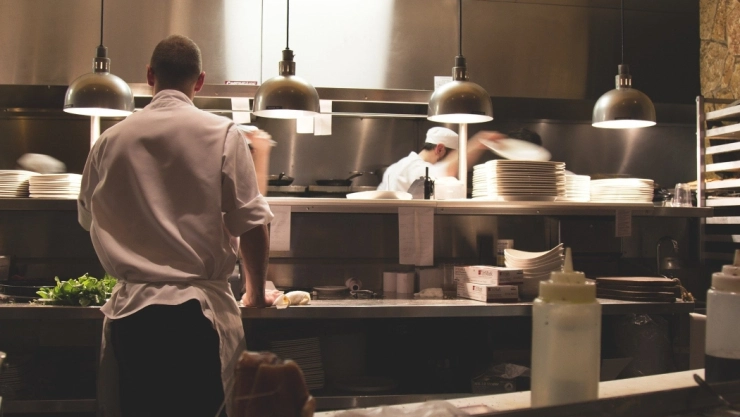 Seis restaurantes incumplieron las medidas de seguridad durante la reapertura.