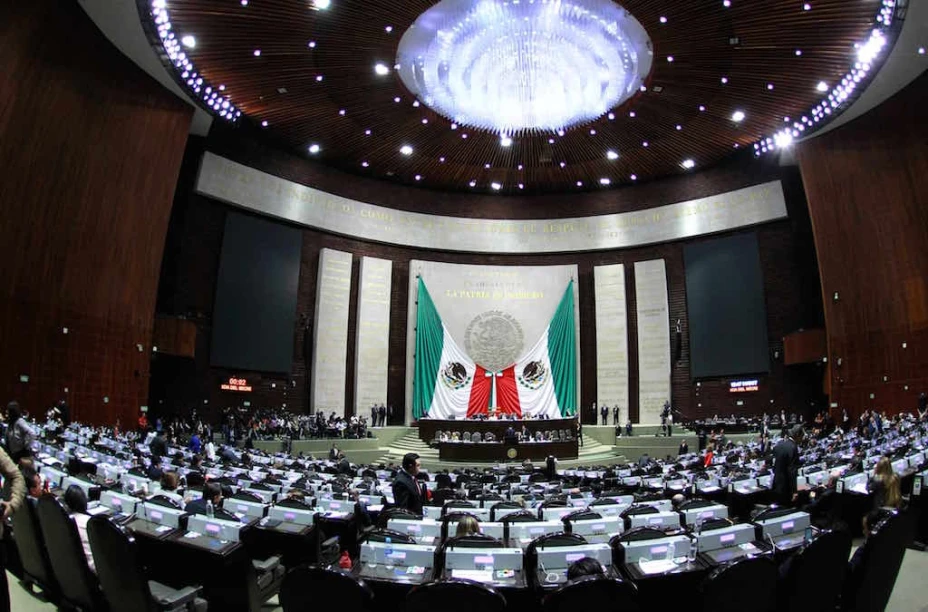 Comisiones en San Lázaro