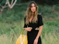 Nicole McPherson en el campo..jpg