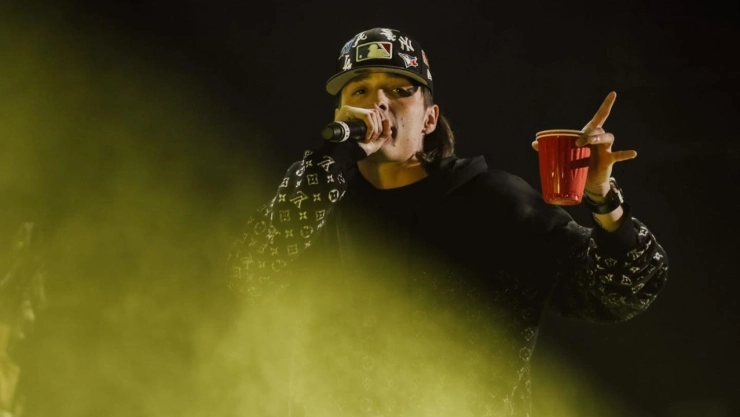 Analizan cancelar el concierto de Peso Pluma en Tijuana por supuestas amenazas