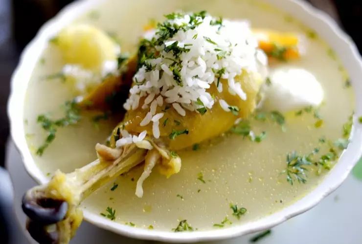 caldo de pollo 