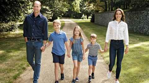 Príncipe William junto a su familia
