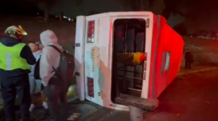 volcadura transporte público Tlalnepantla lesionados