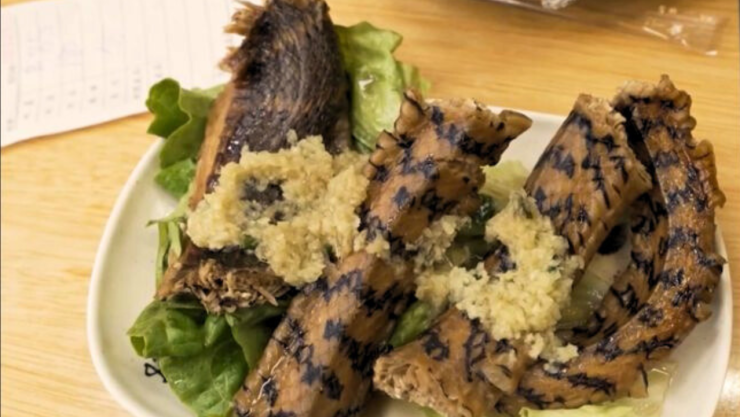 Platillo de serpiente frita