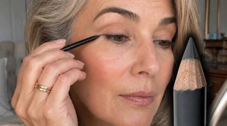 /estilo-de-vida/-como-usar-eyeliner-gris-realzar-mirada-60-anos