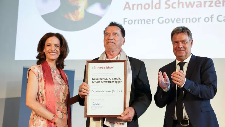Arnold Schwarzenegger es nombrado doctor honoris causa por su lucha contra el cambio climático