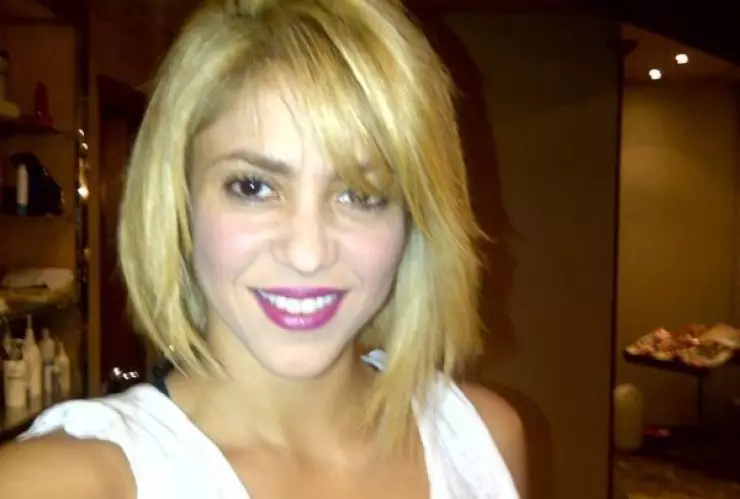 shakira con cabello corto en 2011