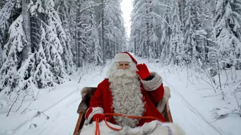 Maria van Kerkhove, funcionaria de la OMS, señaló que sostuvo una reunión con Santa Claus por lo que pudo asegurar que él es inmune a este virus.