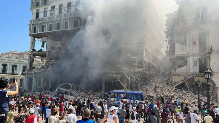 Explosión destruye hotel Saratoga, en La Habana Vieja, Cuba
