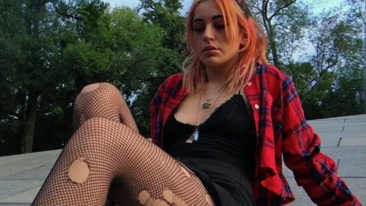 Ainara Suárez reacciona a la liberación de uno de sus agresores.