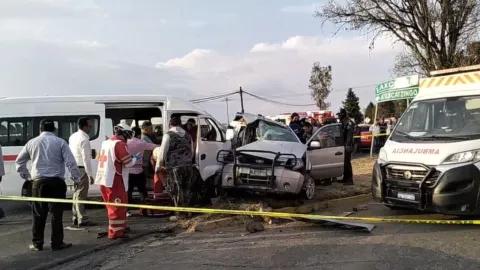 Fuerte choque en la Apizaco-Tlaxco deja una mujer sin vida