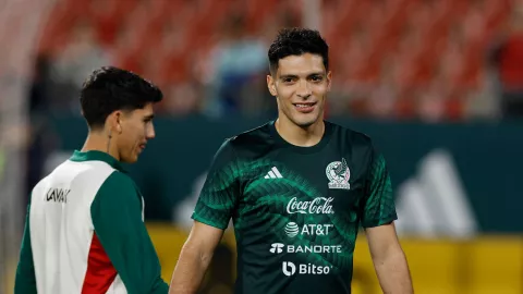 Raúl Jiménez en el entrenamiento de la Selección Mexicana previo a Qatar 2022