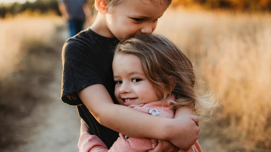 Día Internacional del Abrazo: Qué es, cómo celebrarlo y los beneficios de abrazar