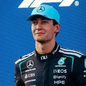 Russell se aleja del Mundial de Pilotos